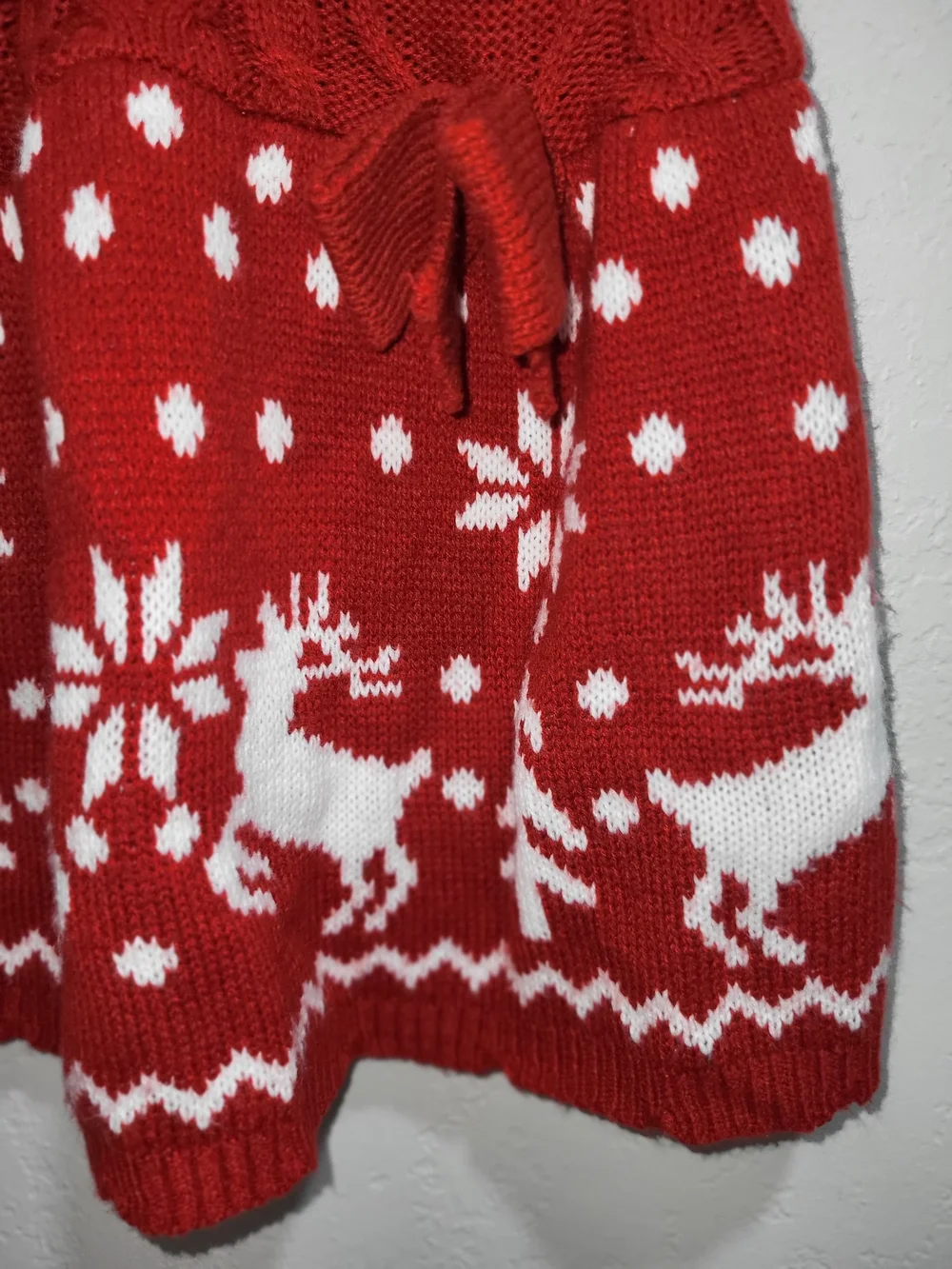 Girls' Red Cable-Knit Holiday Dress with Festive White Motif